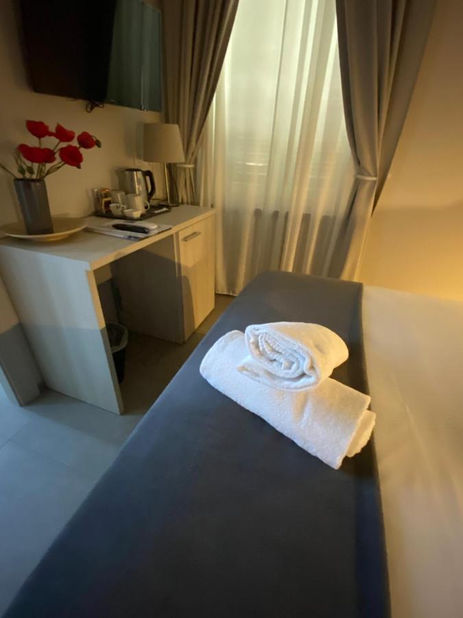 Lo Stallone -Malpensa Milan Airport Бускате Экстерьер фото